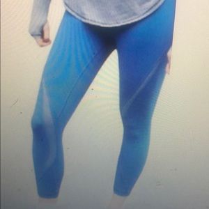 Blue lulu lemon crop leggings